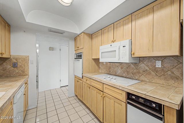 2801 E NORTH Lane, Phoenix, AZ 85028