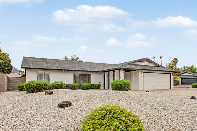 2801 E NORTH Lane, Phoenix, AZ 85028