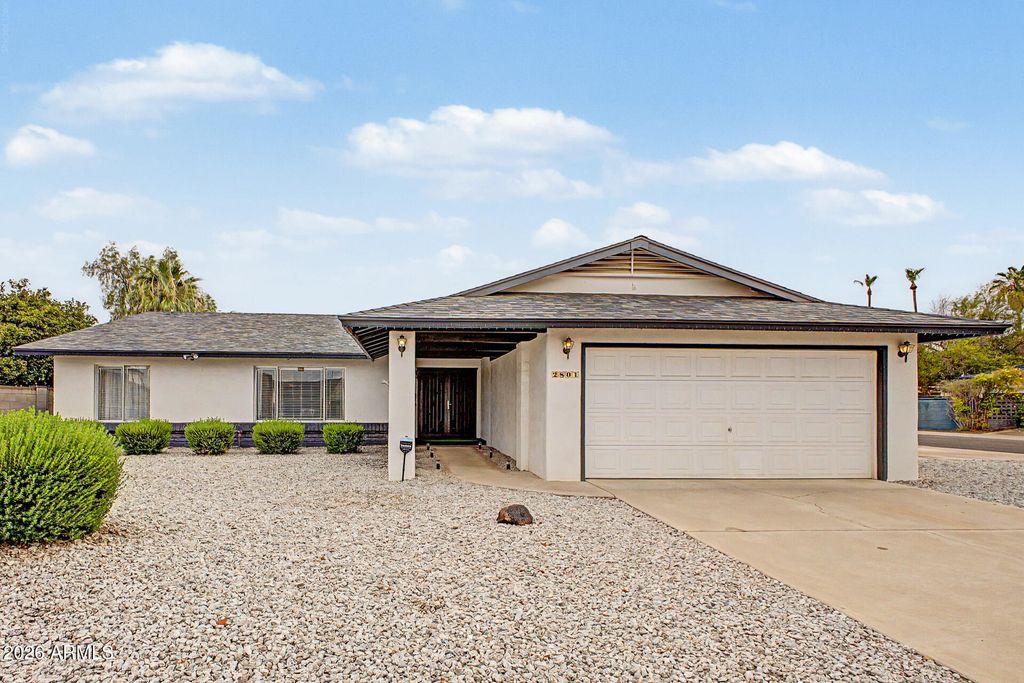 2801 E NORTH Lane, Phoenix, AZ 85028