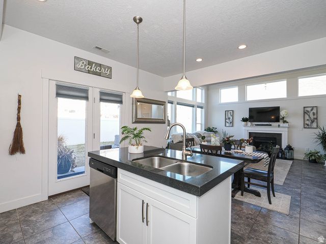 12738 S PARK RUN CT, Riverton, UT 84065