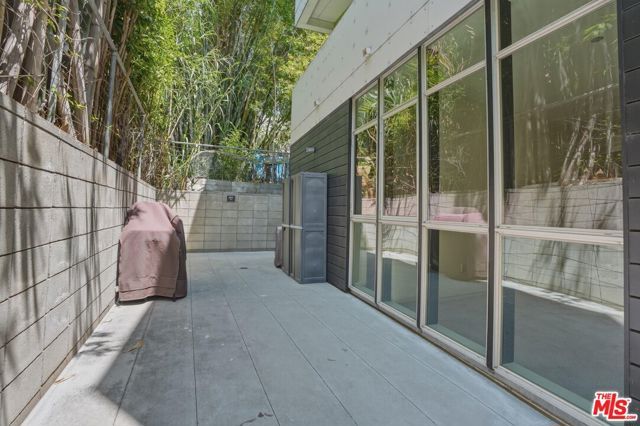 825 N Kings Road 1, West Hollywood, CA 90069