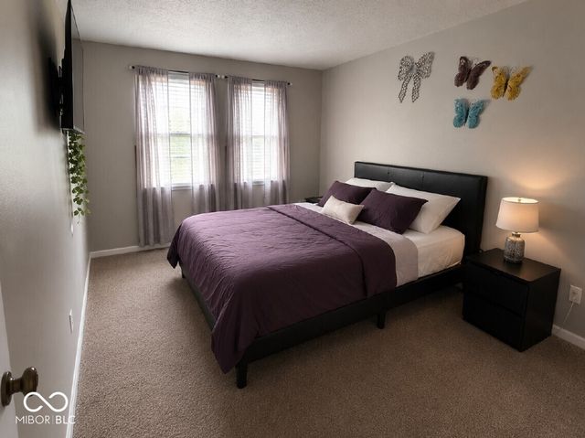 4422 Abby Creek Lane, Indianapolis, IN 46205