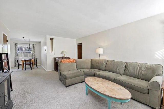 1124 E Campus Way, Hemet, CA 92543