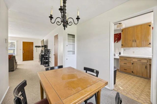 1124 E Campus Way, Hemet, CA 92543