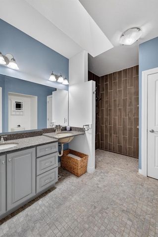 609 Meadowbrook Lane, Waunakee, WI 53597