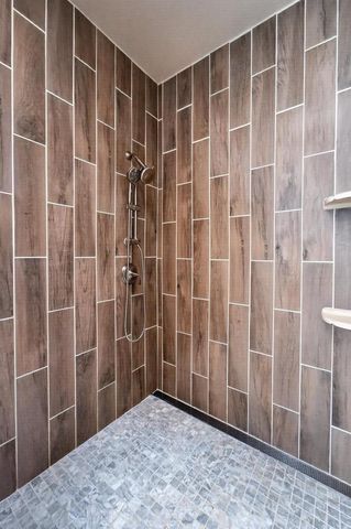 609 Meadowbrook Lane, Waunakee, WI 53597