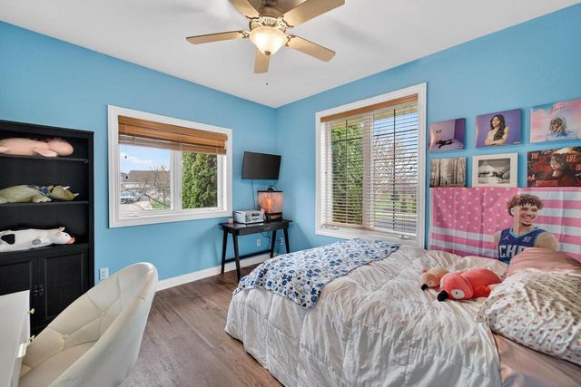 609 Meadowbrook Lane, Waunakee, WI 53597