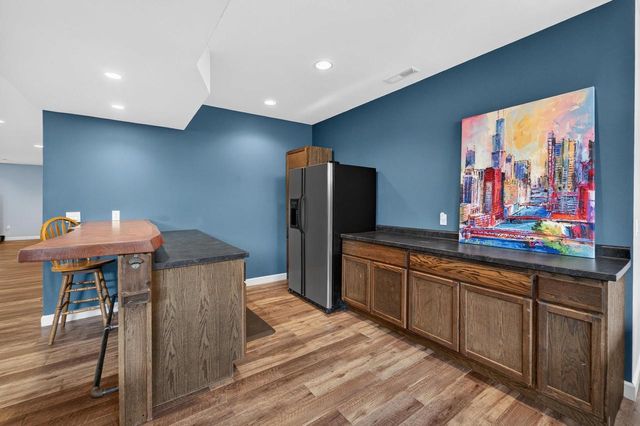 609 Meadowbrook Lane, Waunakee, WI 53597
