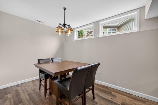 609 Meadowbrook Lane, Waunakee, WI 53597