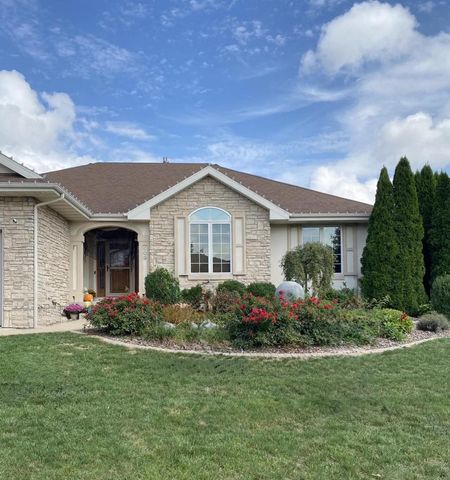 609 Meadowbrook Lane, Waunakee, WI 53597