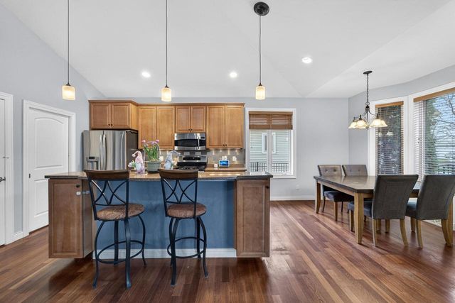 609 Meadowbrook Lane, Waunakee, WI 53597