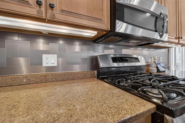 609 Meadowbrook Lane, Waunakee, WI 53597