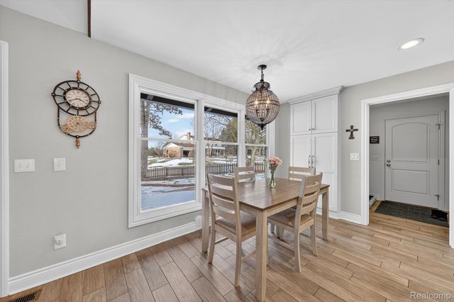 5397 Sutton Place, Grand Blanc Charter Township, MI 48439