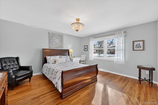 5397 Sutton Place, Grand Blanc Charter Township, MI 48439