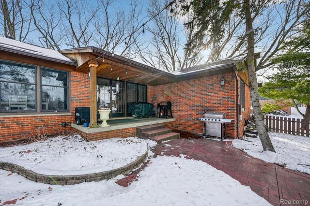 5397 Sutton Place, Grand Blanc Charter Township, MI 48439