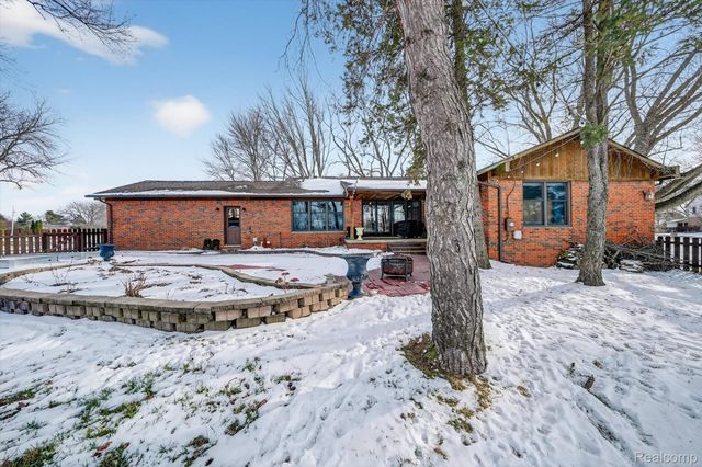 5397 Sutton Place, Grand Blanc Charter Township, MI 48439