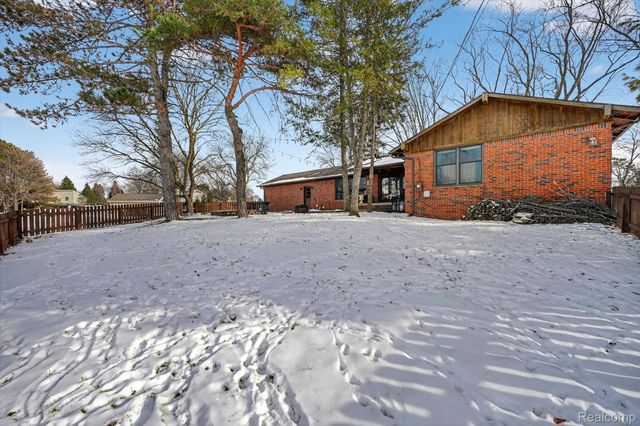 5397 Sutton Place, Grand Blanc Charter Township, MI 48439