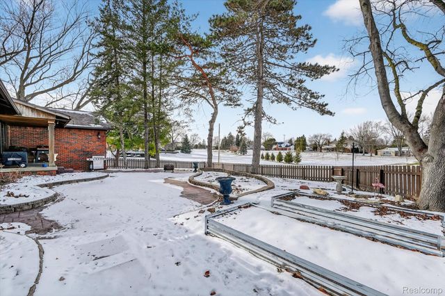 5397 Sutton Place, Grand Blanc Charter Township, MI 48439