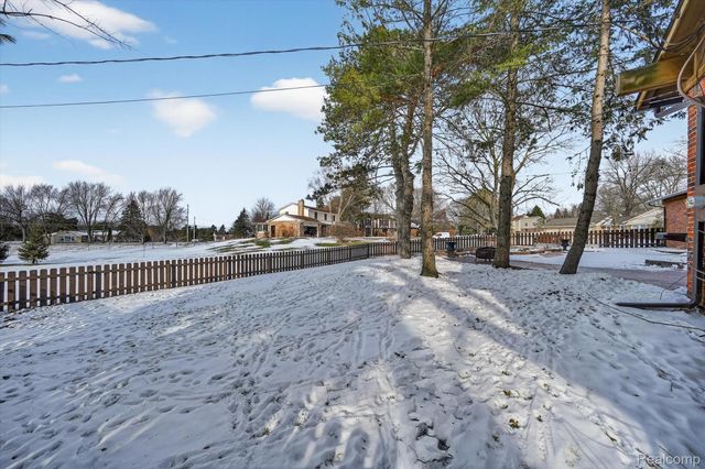 5397 Sutton Place, Grand Blanc Charter Township, MI 48439