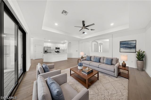 1388 Birdie DR, Naples, FL 34120