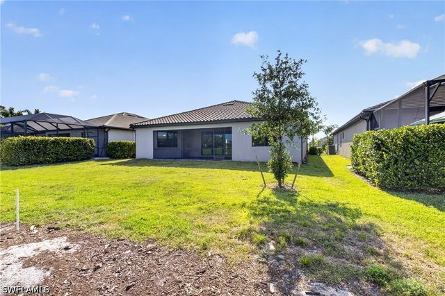 1388 Birdie DR, Naples, FL 34120