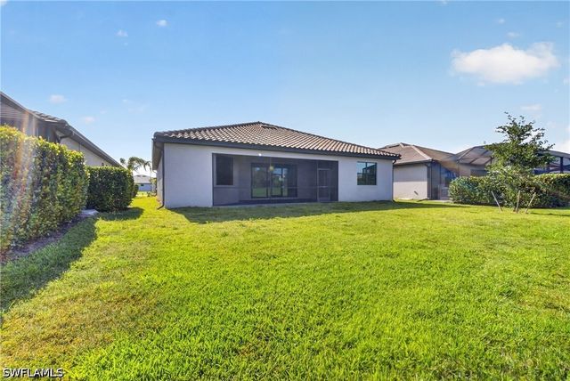 1388 Birdie DR, Naples, FL 34120