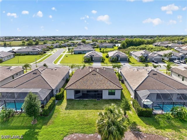 1388 Birdie DR, Naples, FL 34120