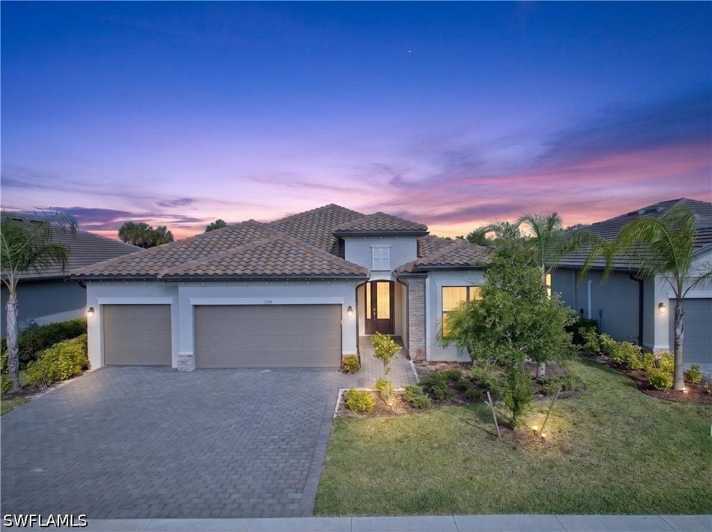 1388 Birdie DR, Naples, FL 34120
