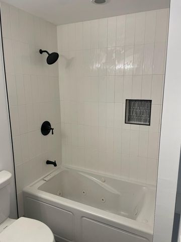 28 Madrid Lane, Davie, FL 33324