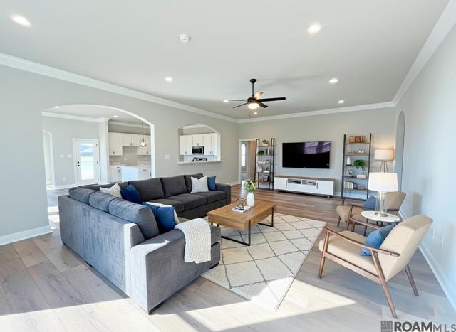 23175 Waterbuck Lake Ct, Denham Springs, LA 70726