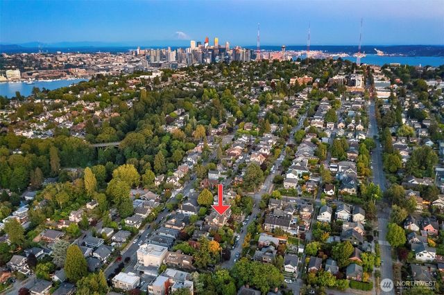 2612 1st Avenue N, Seattle, WA 98109