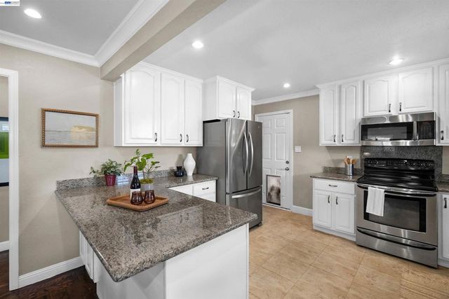 2293 Vestal Ave, Castro Valley, CA 94546