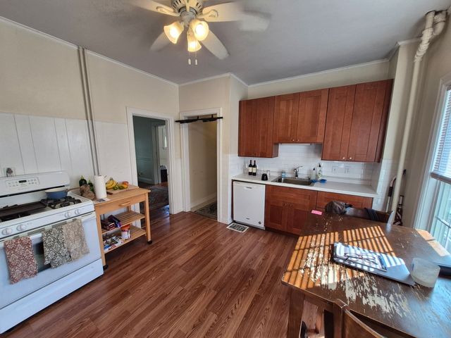 9 Grant 1, Newton, MA 02465