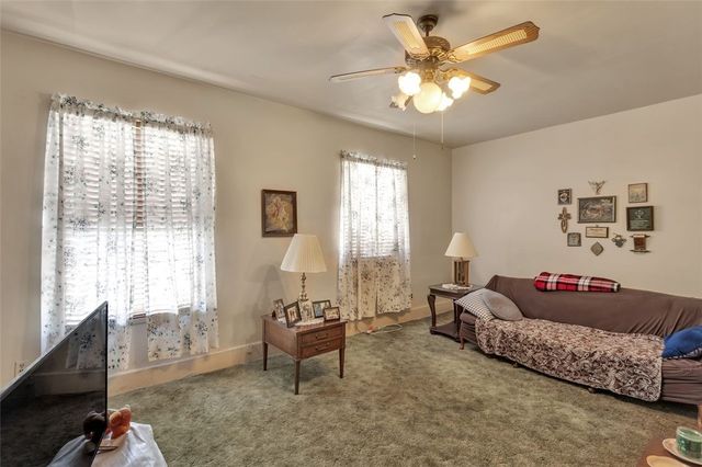 718 Mckean Ave, Donora, PA 15033