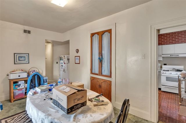 718 Mckean Ave, Donora, PA 15033