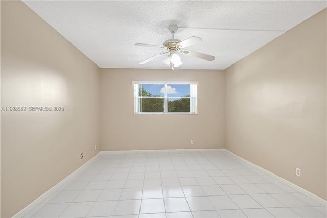 8305 NW 61st St C305, Tamarac, FL 33321