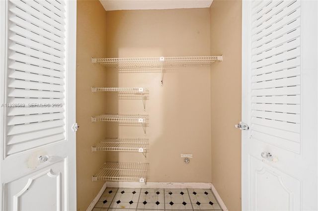 8305 NW 61st St C305, Tamarac, FL 33321