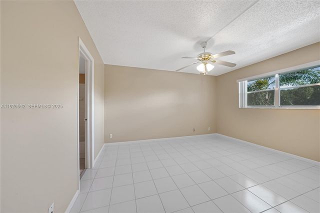 8305 NW 61st St C305, Tamarac, FL 33321