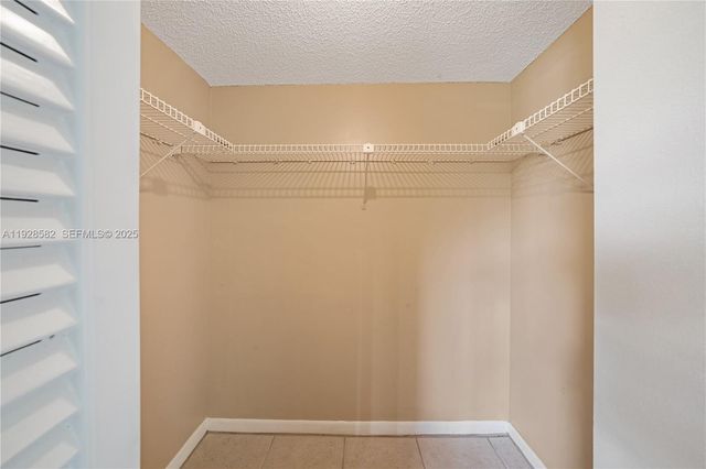 8305 NW 61st St C305, Tamarac, FL 33321