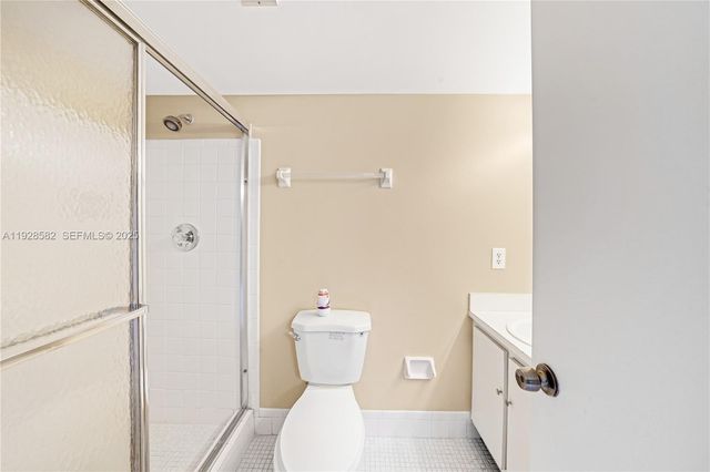 8305 NW 61st St C305, Tamarac, FL 33321