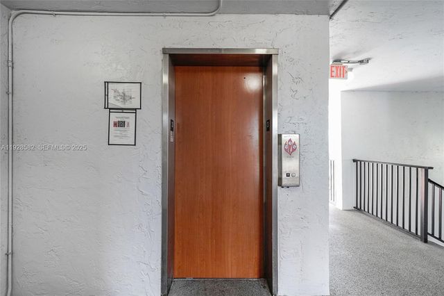 8305 NW 61st St C305, Tamarac, FL 33321