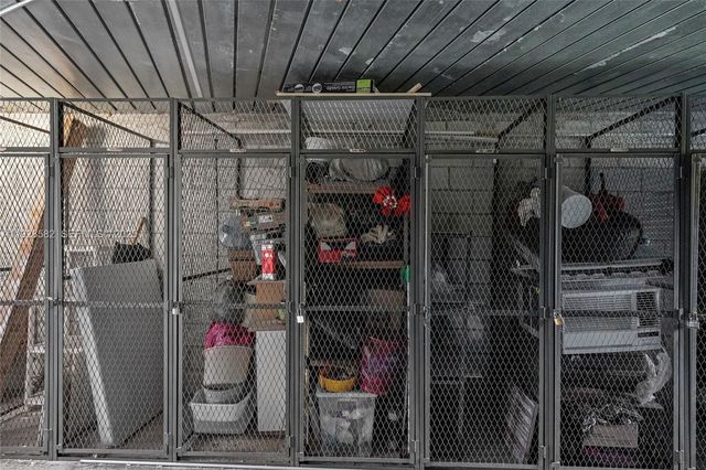 8305 NW 61st St C305, Tamarac, FL 33321