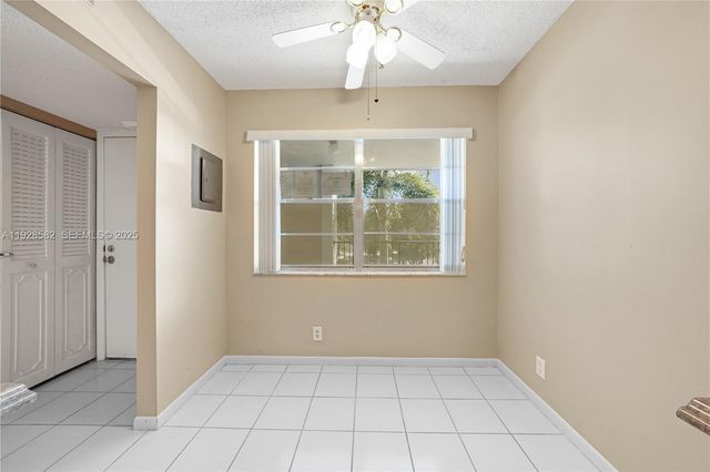 8305 NW 61st St C305, Tamarac, FL 33321