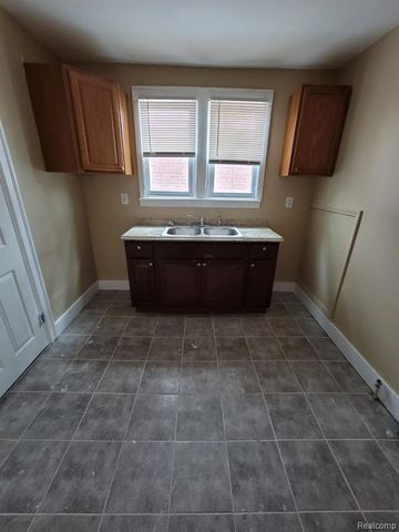 15835 Cruse Street, Detroit, MI 48227