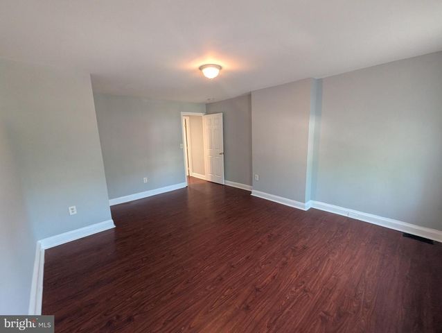 1835 N BOND ST N, Baltimore, MD 21213