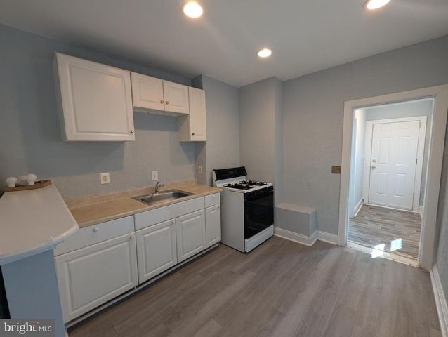 1835 N BOND ST N, Baltimore, MD 21213