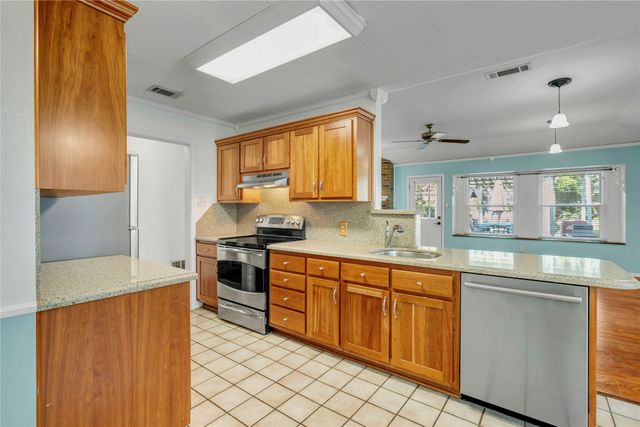 306 Woodlawn Drive, Keene, TX 76059
