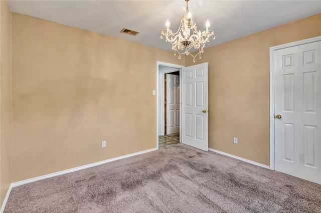 306 Woodlawn Drive, Keene, TX 76059
