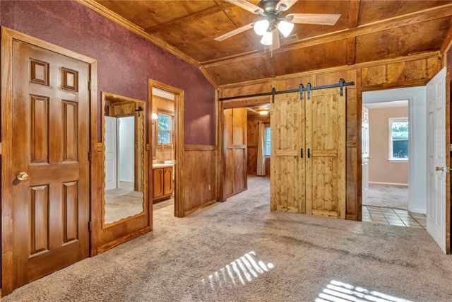 306 Woodlawn Drive, Keene, TX 76059