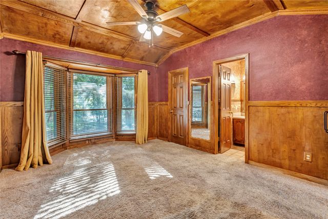306 Woodlawn Drive, Keene, TX 76059